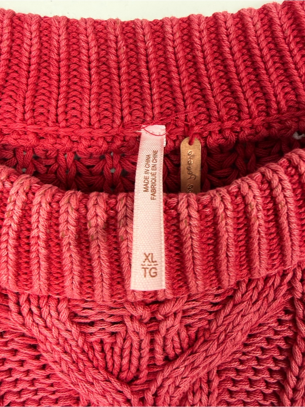 Free People Frankie Cotton Cable Knit Crewneck Sweater in Sour Cherry XL - Picture 5 of 7